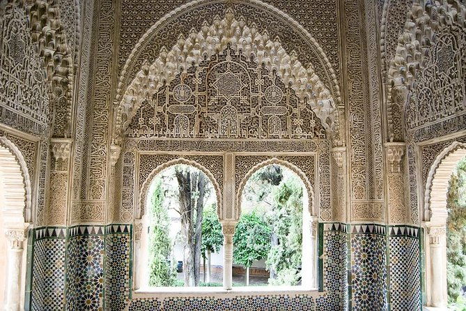tickets-included-alhambra-tour-gardens-alcazaba-generalife