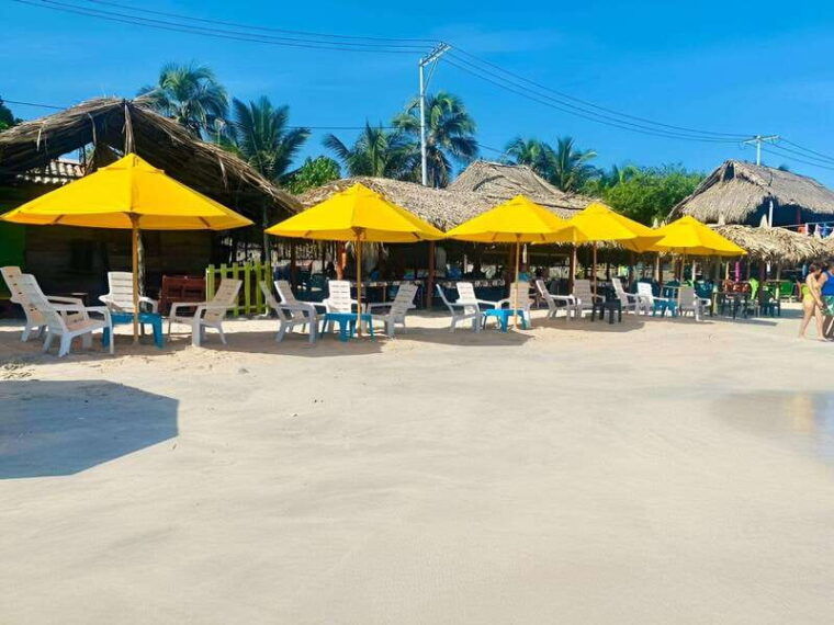 tierra-bomba-typical-beach-day-at-punta-arena