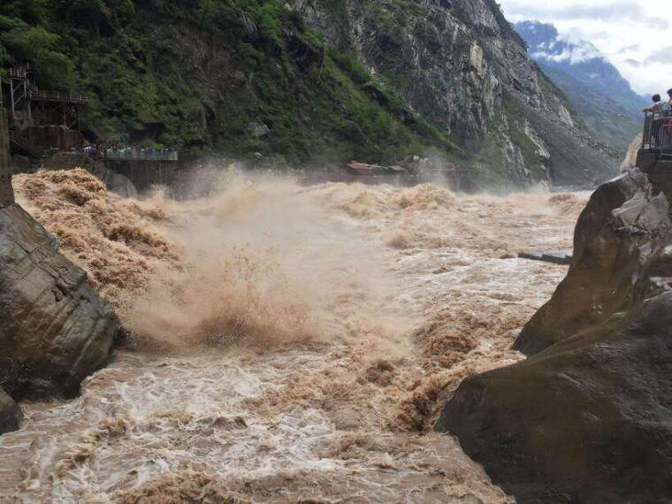 tiger-leaping-gorge-and-cotton-fort-in-shangri-la