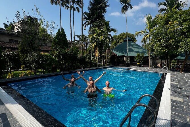 Tiger Tracking Tour in Chitwan with Jeep Safari- 2 Nights 3 Days - Transportation and Group Dynamics