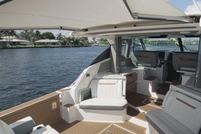 tiki-boat-adventures-at-biscayne