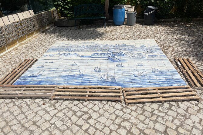 tile-painting-experience-and-visit-azeitao-wine-cellar