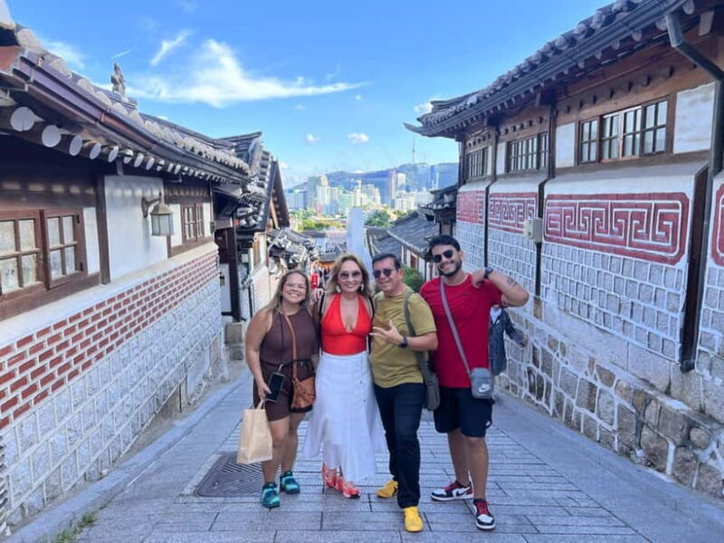 Time Travel in Seoul: Gyeongbokgung, Folk Museum & Bukchon - Exploring Gyeongbokgung Palace: The Heart of Korean Royal History