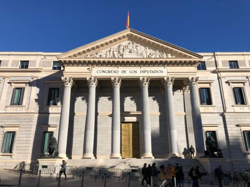 time-travelers-stroll-from-the-hapsburgs-to-the-bourbons