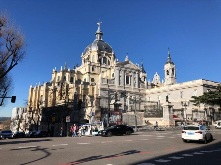 time-travelers-stroll-from-the-hapsburgs-to-the-bourbons