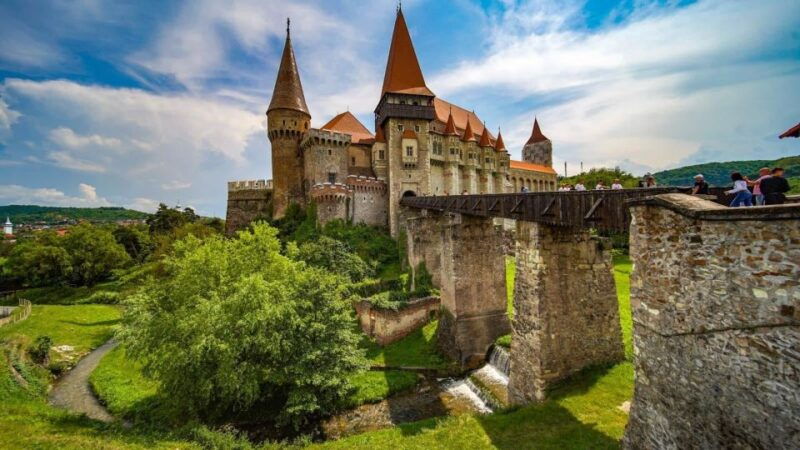 timisoara-dream-tours-trip-to-hunedoara-castle-and-to-sibiu