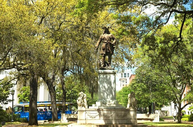 Tipsy Trivia Tour - A Closer Look at the Tipsy Trivia Tour in Savannah