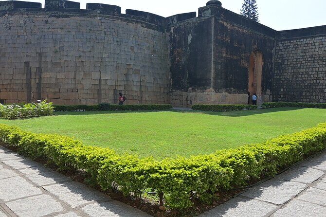 Tipu Palace + Koté Vishnu + Fort + KR Market + Jain Temple = Bengaluru Pété Walk - Shri Adinath Jain Shwetamber Mandir