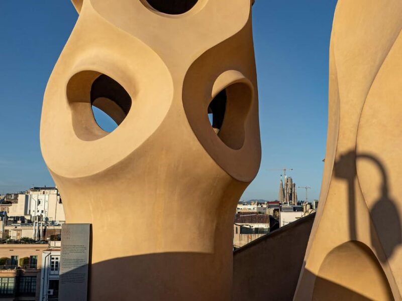 tiquets-tour-guide-lights-and-shadows-of-the-casa-mila-antoni-gaudi-barcelona