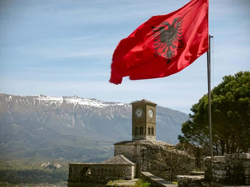 Tirana: Berat & Gjirokaster UNESCO Cities Guided Day Trip - Transitioning to Gjirokastra: The Stone City