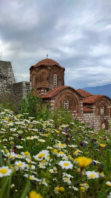 Tirana /Durrës: Divjakë-Karavasta, Berat UNESCO & Belsh Lake - Key Points