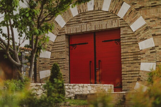 tirana-lundra-winery-guided-tour-with-wine-tasting