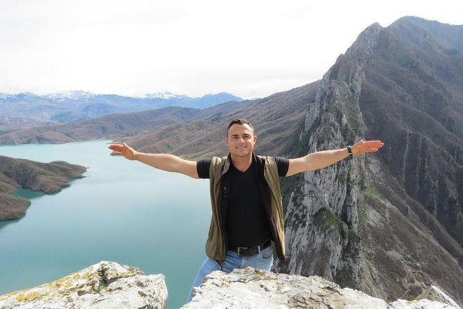 tirana-walking-tour-and-bovilla-lake-3-6-pax-2