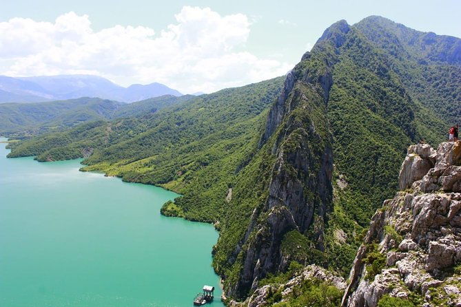 tirana-walking-tour-and-bovilla-lake-3-6-pax