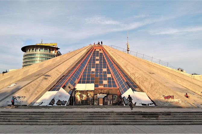 tirana-walking-tour-extra-virgin-olive-oil-and-raki-tasting