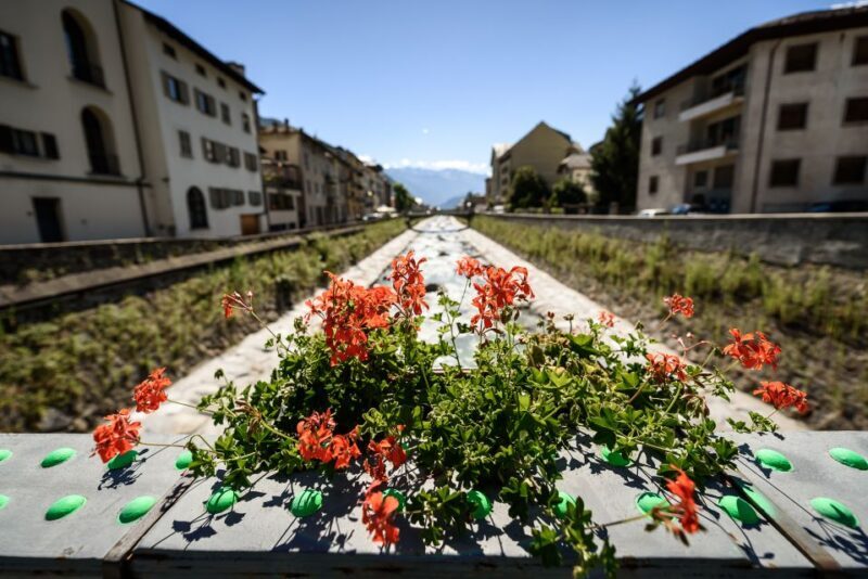 Tirano: Bernina Red Train and Cablecar to Diavolezza Refuge - Practical Tips for a Smooth Experience