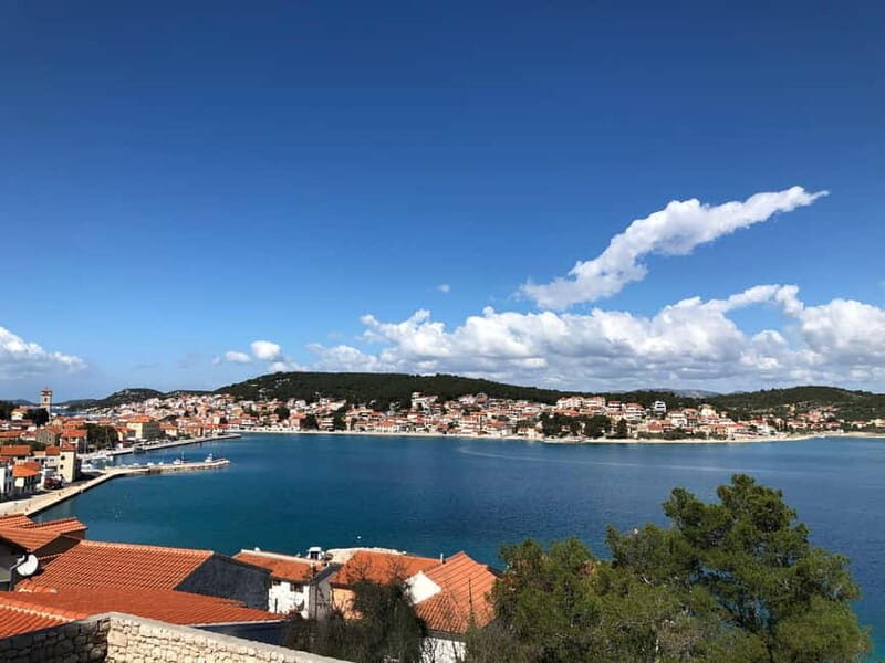 Tisno: Tour of the town with churches and palaces - Key Points