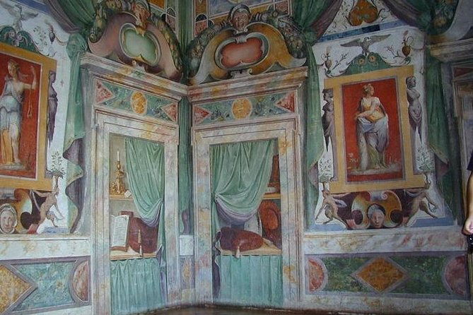 tivoli-gardens-and-hadrians-villa-full-day-guided-tour