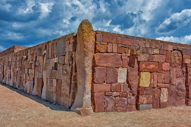 tiwanaku-ruins-spiritual-political-centre-tiwanaku-culture
