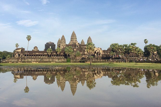 To explore Angkor Wat for 3 days - Day 2: Hidden Gems and Artistic Marvels