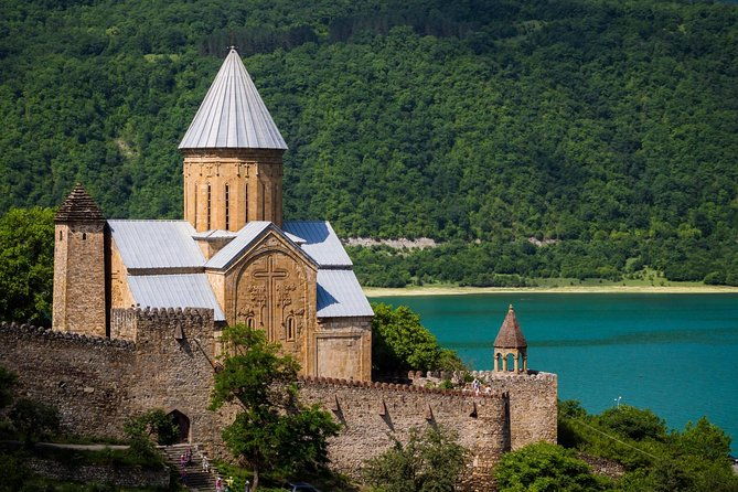 to-the-majestic-kazbegi-full-day-tour-2