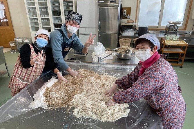 tokachi-toyama-farm-miso-making-experience