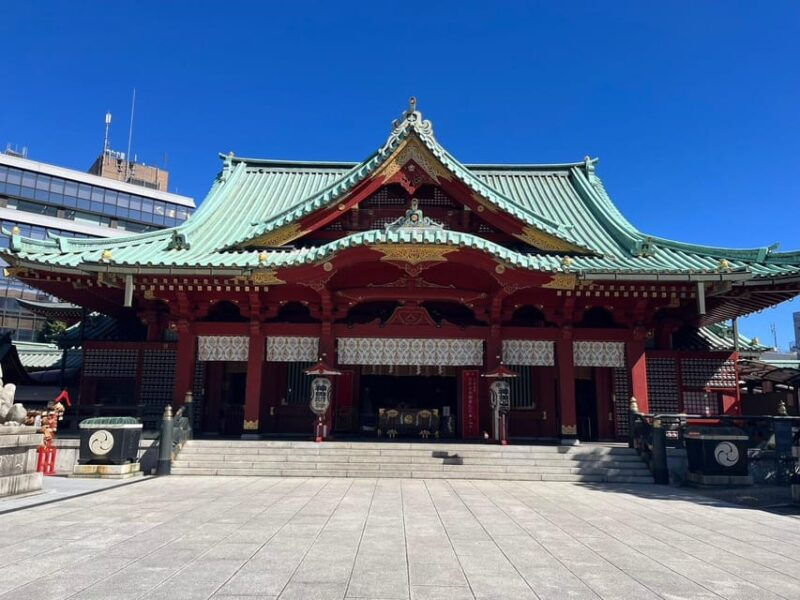 tokyo-1-5-hour-shrine-hopping-in-ueno-to-akihabara