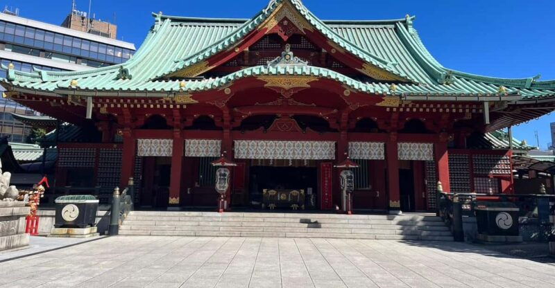 tokyo-1-5-hour-shrine-hopping-in-ueno-to-akihabara
