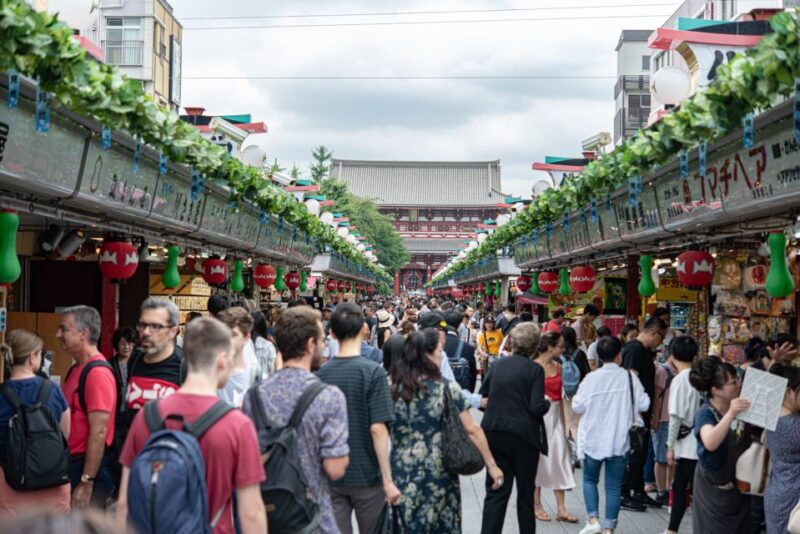 tokyo-2-hour-asakusa-food-hunt-cultural-tour