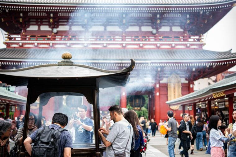 tokyo-2-hour-asakusa-food-hunt-cultural-tour