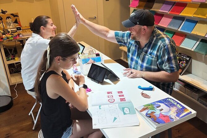 tokyo-6hr-private-guided-tour-tablet-guided-origami-experience