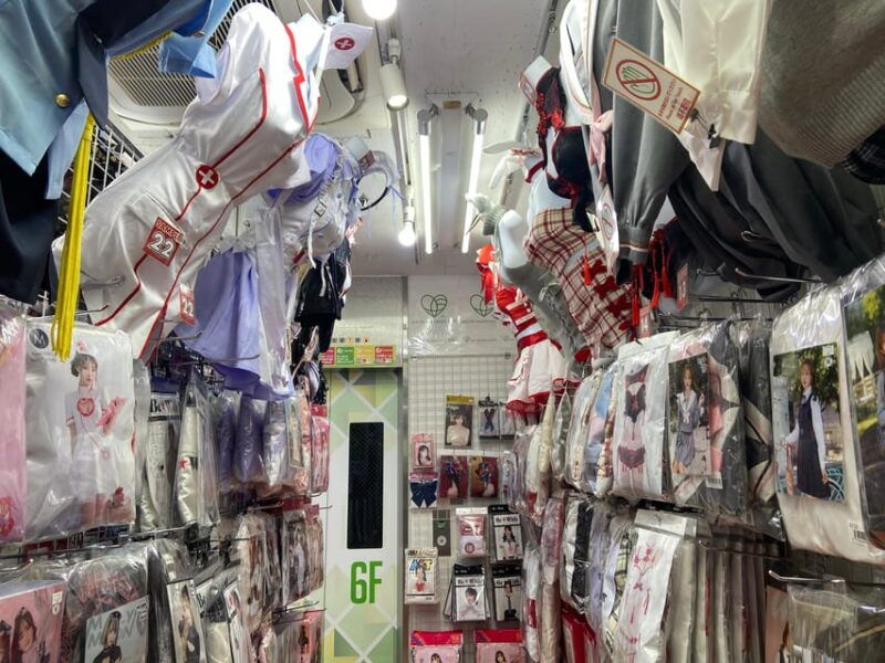 tokyo-akihabara-private-hentai-tour