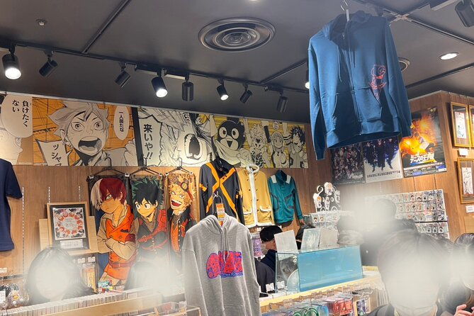 tokyo-anime-manga-and-capsule-toy-tour-in-shibuya-2