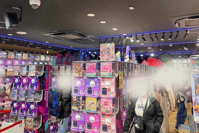tokyo-anime-manga-and-capsule-toy-tour-in-shibuya-2