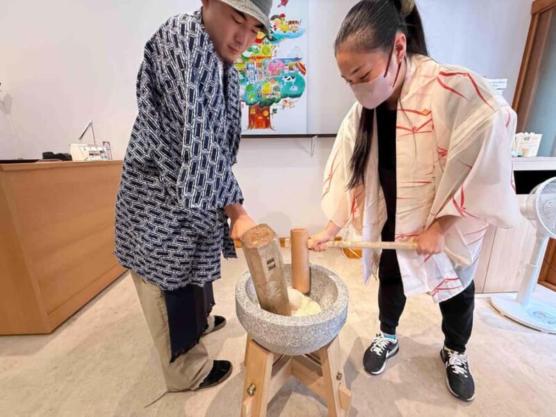 Tokyo Asakusa: Mochi Pounding and Tasting Experience - Key Points