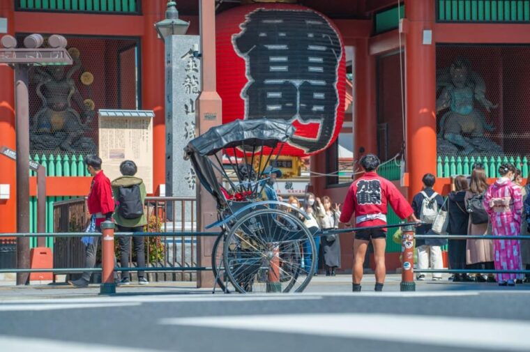 tokyo-asakusa-private-tour-by-rickshaw