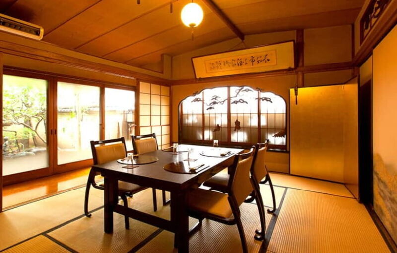 Tokyo: Asakusa Strolling and Geisha Experience - Meet the Geisha and Join ozashiki-asobi