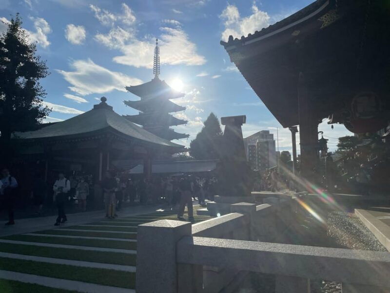 tokyo-asakusa-temple-photo-shooting-tour-wearing-kimono