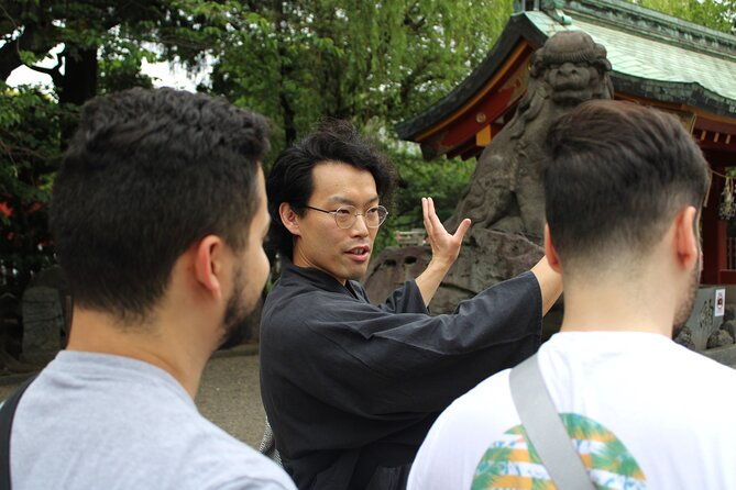tokyo-asakusa-walking-tour-with-local-japanese-comedian-2