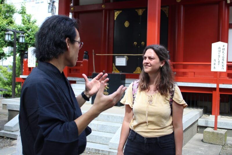 tokyo-asakusa-walking-tour-with-local-japanese-comedian