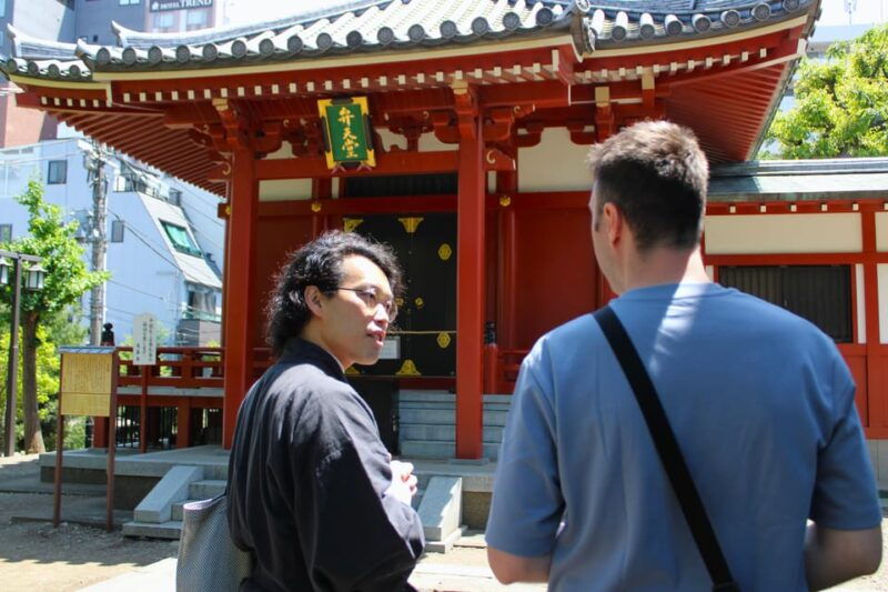 tokyo-asakusa-walking-tour-with-local-japanese-comedian