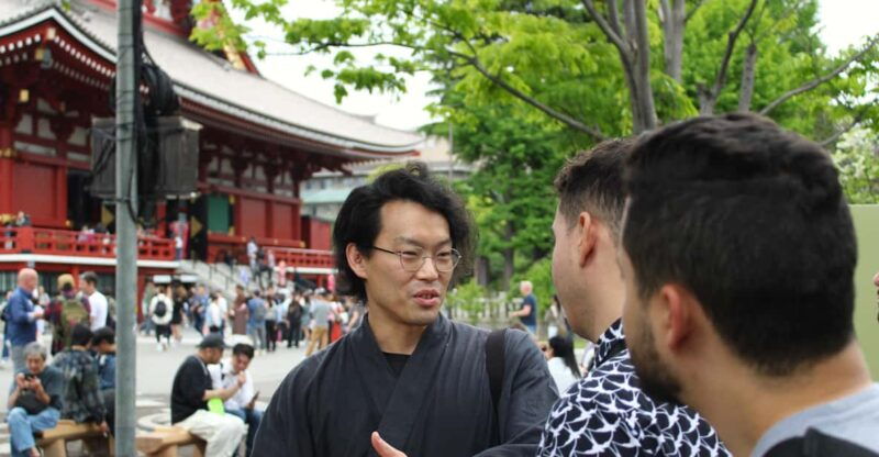 tokyo-asakusa-walking-tour-with-local-japanese-comedian