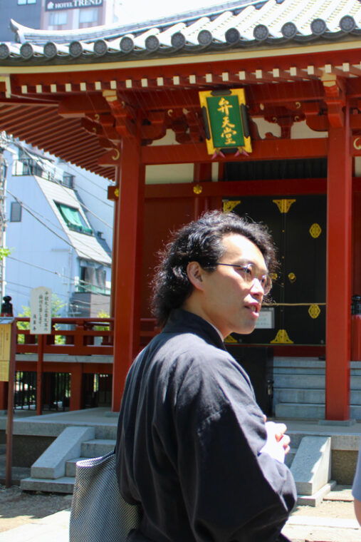 tokyo-asakusa-walking-tour-with-local-japanese-comedian