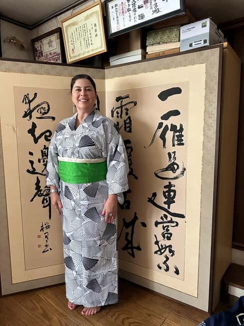 Tokyo: Authentic Japanese Dance Class, Kimono & Souvenirs - FAQ