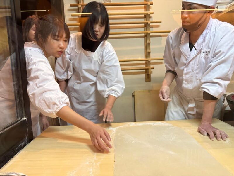 tokyo-authentic-soba-noodle-making-experience