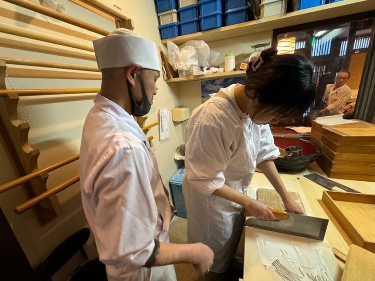 tokyo-authentic-soba-noodle-making-experience