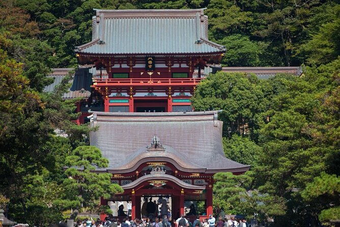 tokyo-bus-tour-to-kamakura-great-buddha-enoshima-with-pickup