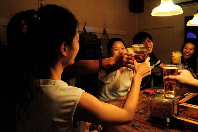 tokyo-by-night-happy-hour-with-karaoke-in-shinjukus-district