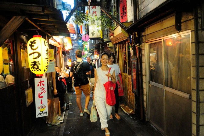 tokyo-by-night-happy-hour-with-karaoke-in-shinjukus-district