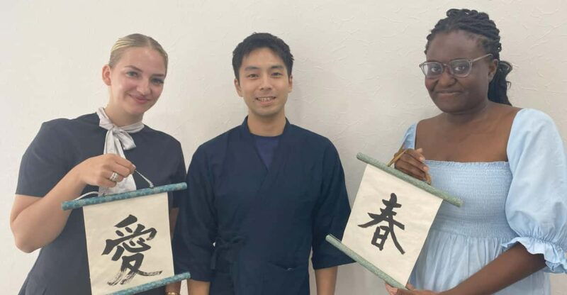 tokyo-calligraphy-and-kakejiku-hanging-scroll-workshop